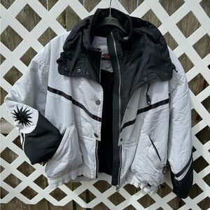 Obermeyer embroidered ladies ski coat size 12